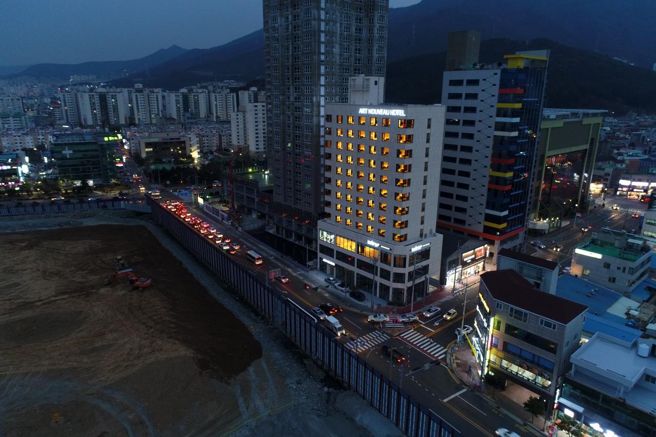 Geoje Artnouveau Suite Hotel Exteriör bild