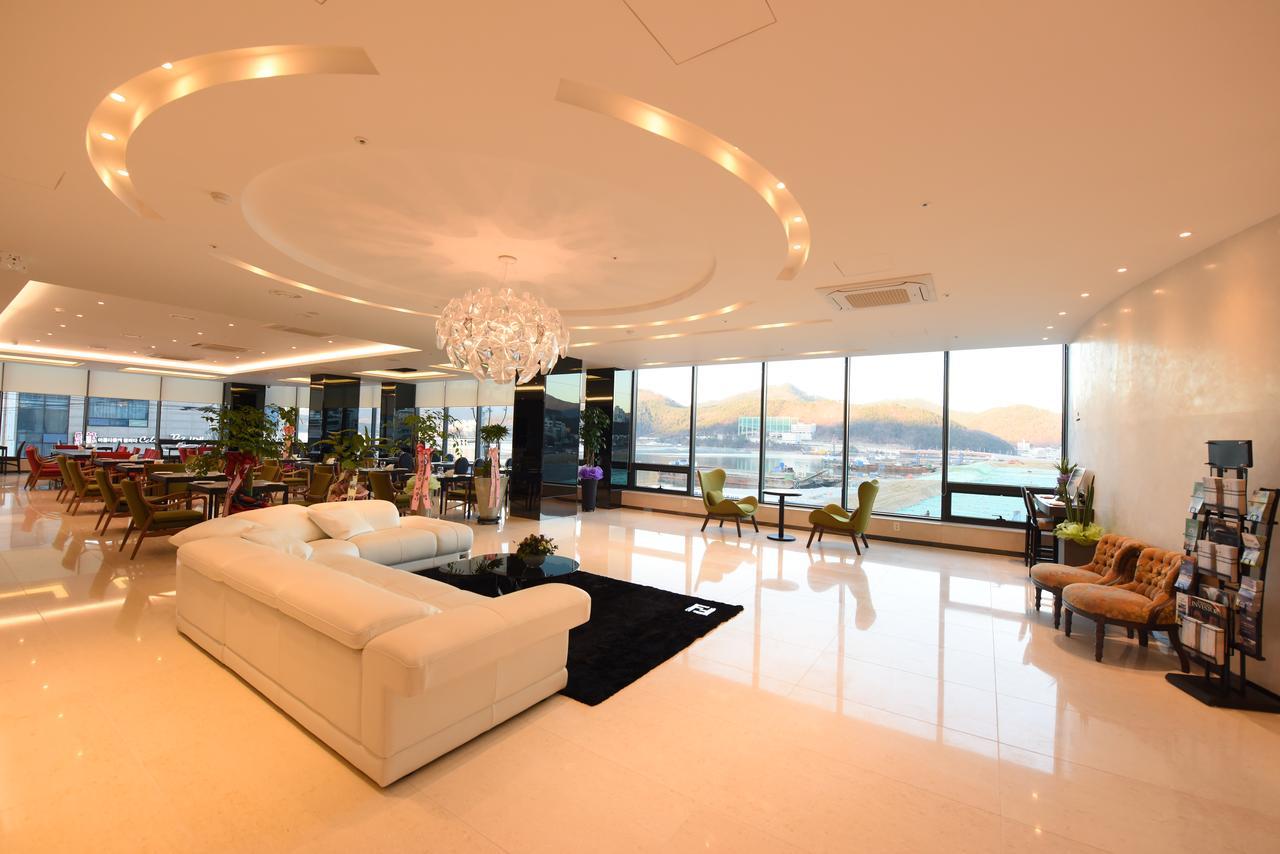 Geoje Artnouveau Suite Hotel Exteriör bild
