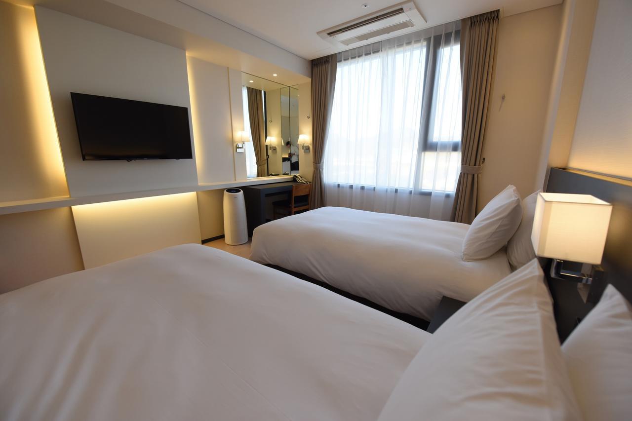 Geoje Artnouveau Suite Hotel Exteriör bild