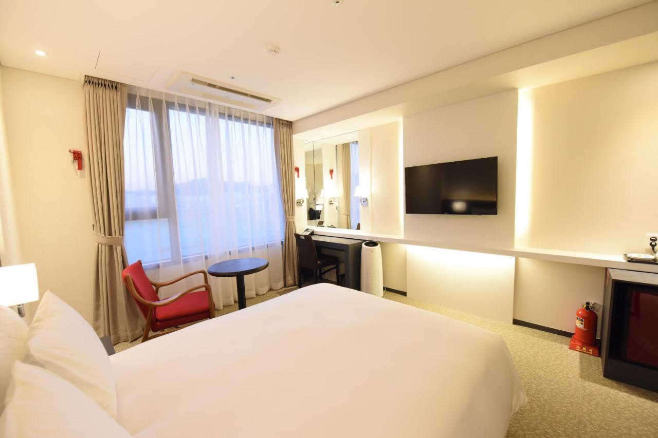 Geoje Artnouveau Suite Hotel Exteriör bild